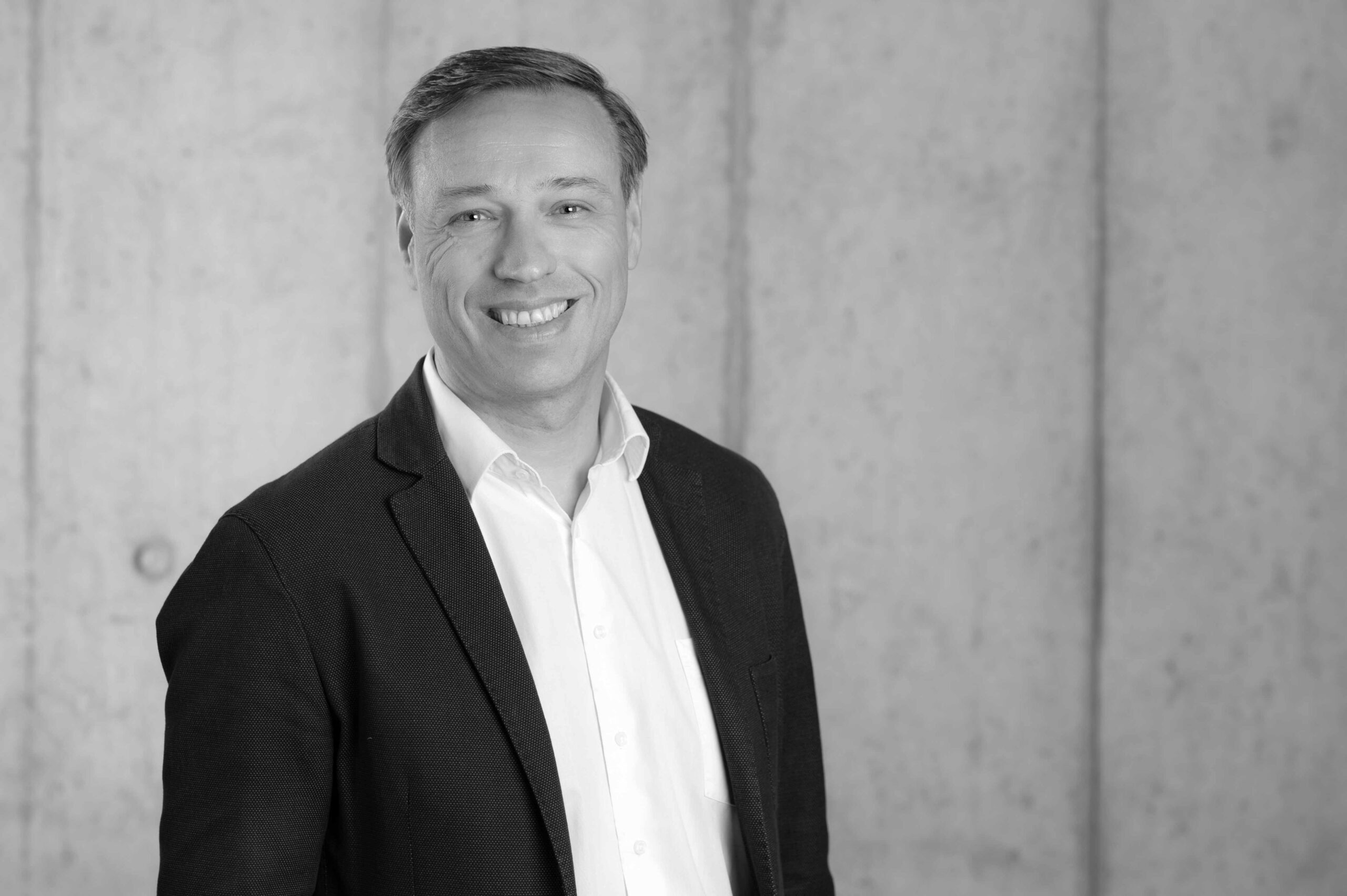 Vantage Education AG - Robert Trienen